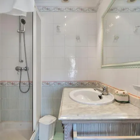 Διαμέρισμα En El Centro De San Pedro Alcantara - La Libertad 3 5 4